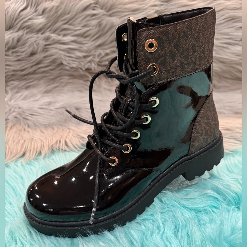 Michael Kors Alistair Bootie in Black/Brown Patent Leather. New